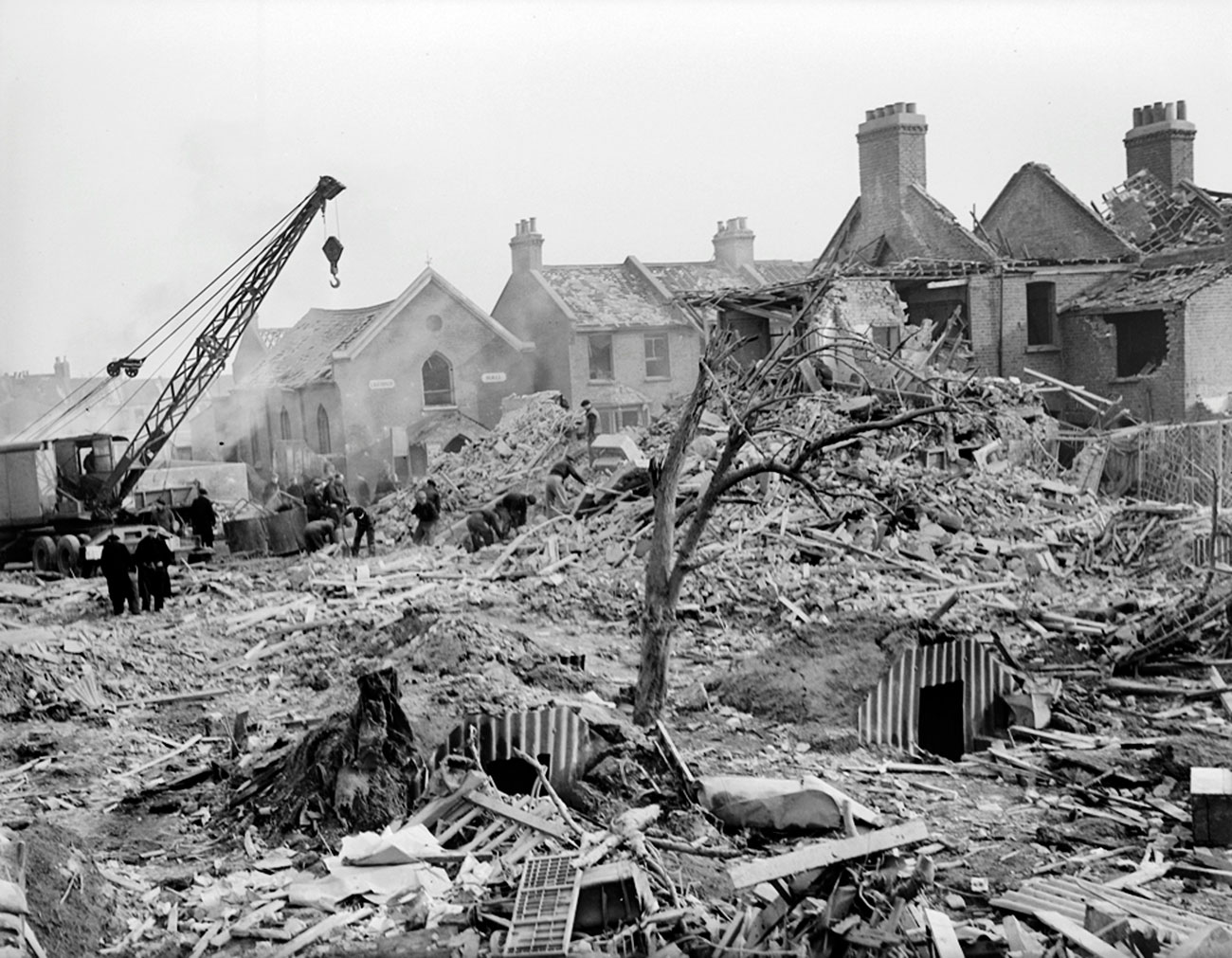 http://www.v2rocket.com/start/deployment/priory-rd-near-west-ham-stadium-jan-28-1945.jpg